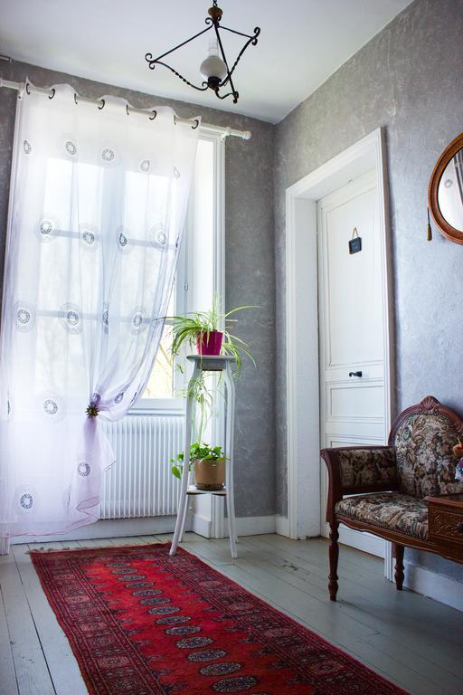Bed and Breakfast Aux Ronzieres Pouilly-sous-Charlieu Exteriér fotografie
